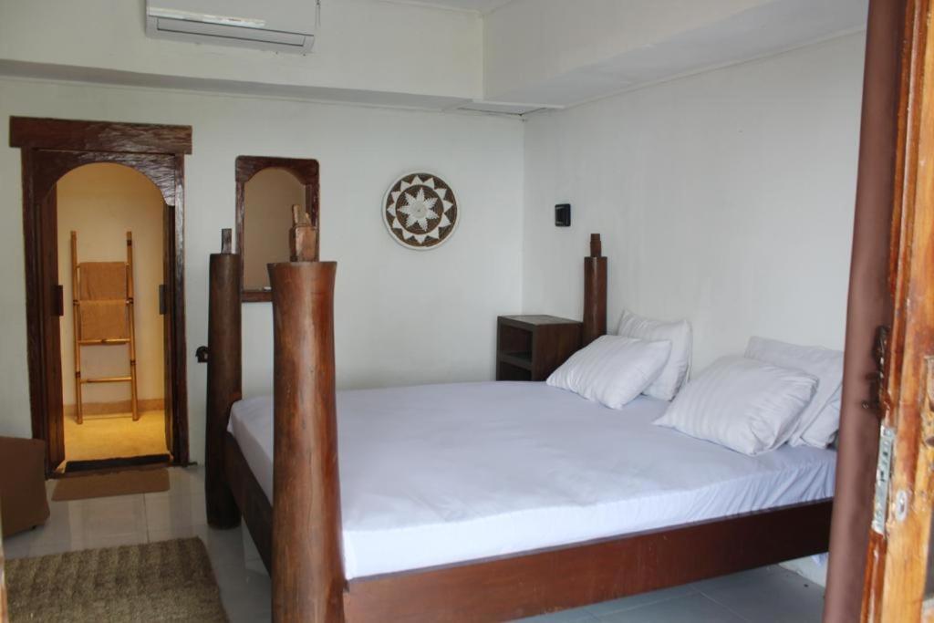 Lombok Coconut Hotel Mangsit Exterior photo